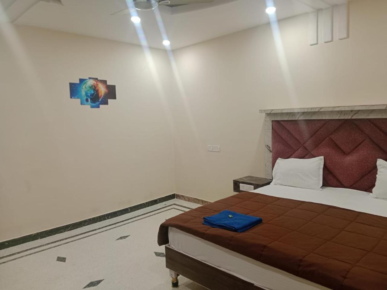 Hello India Home Stay Khajurāho Eksteriør billede